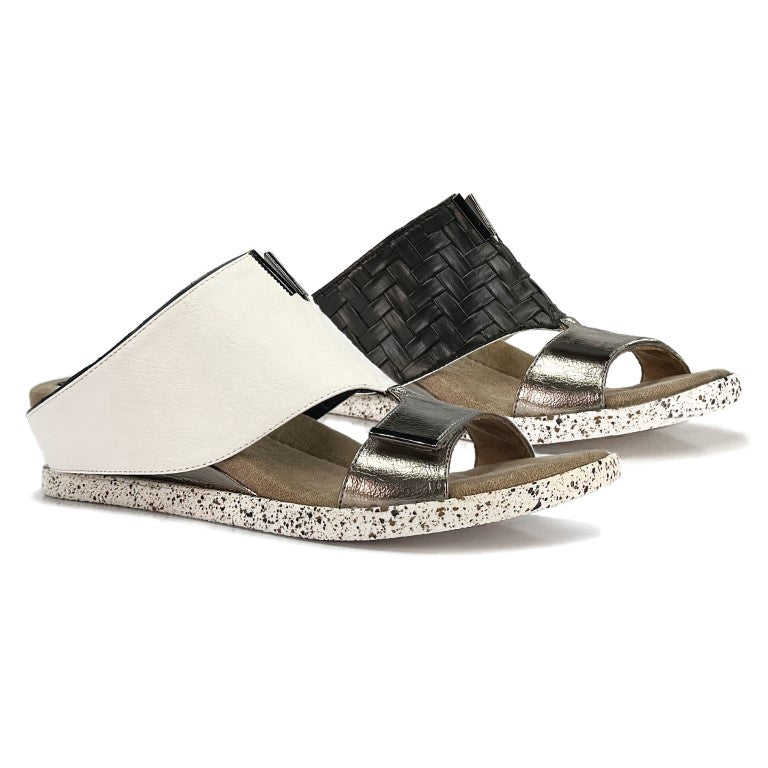 Reversable low wedge sandals, white and black