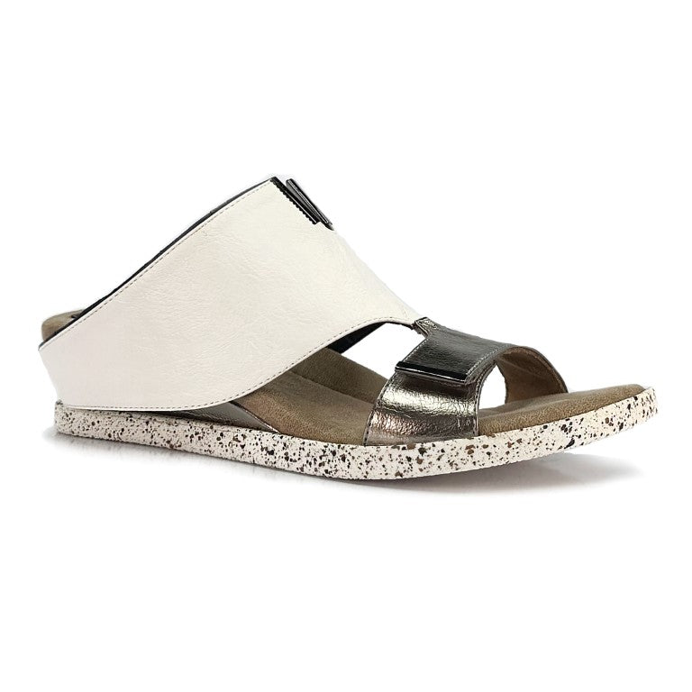 Reversable low wedge sandals, white and black