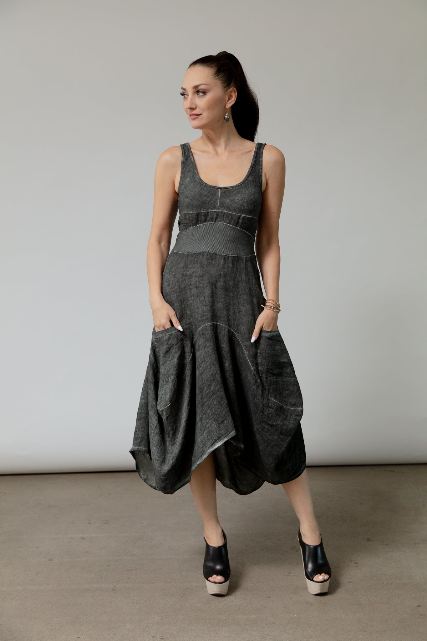 Women's Italian Linen Magic Dress | Estell Boutique XL / Gray Women's Italian Linen Magic Dress | Estell Boutique XL / Gray