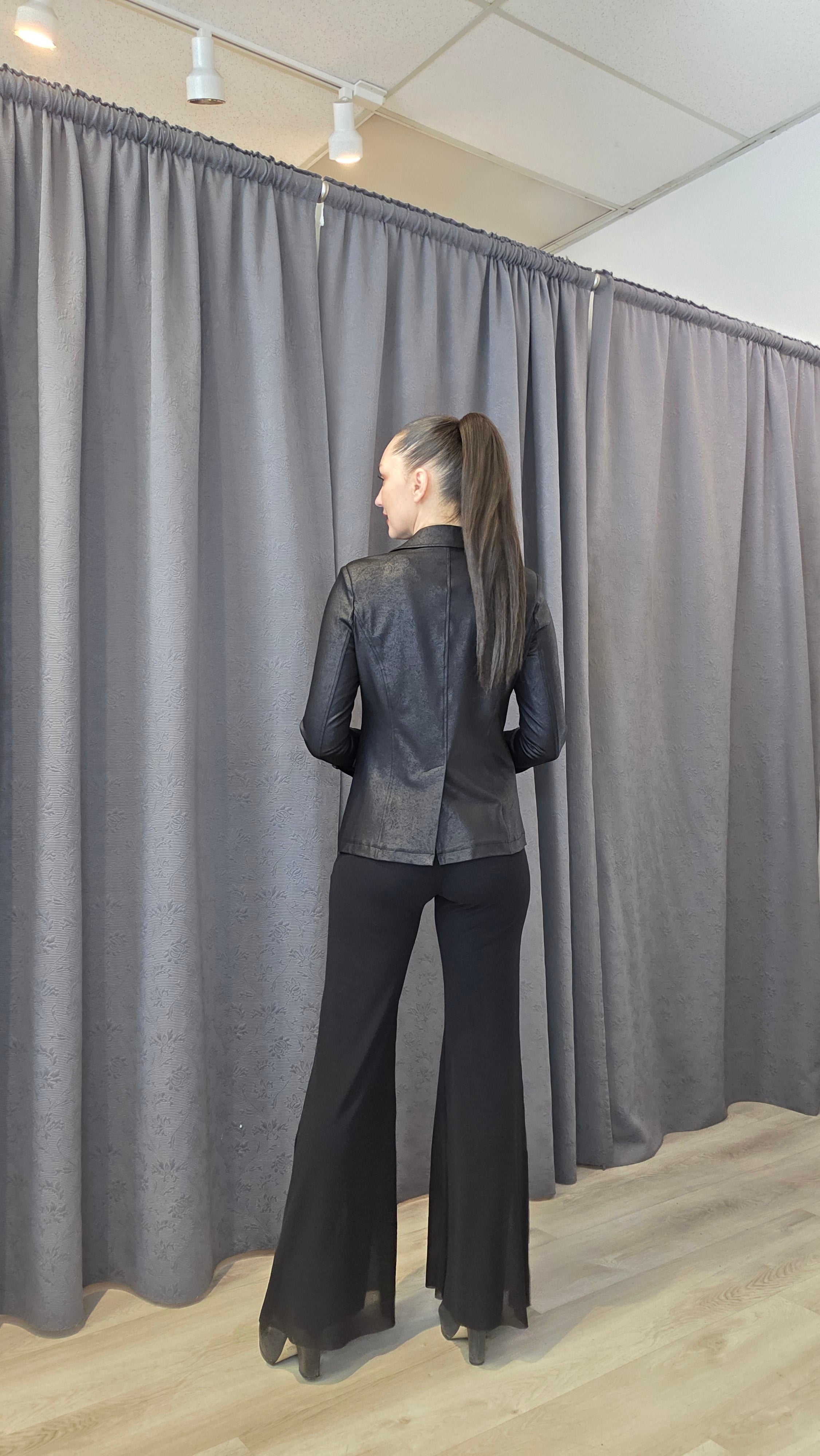 Women’s Vegan Leather Modern Blazer – Sleek & Timeless