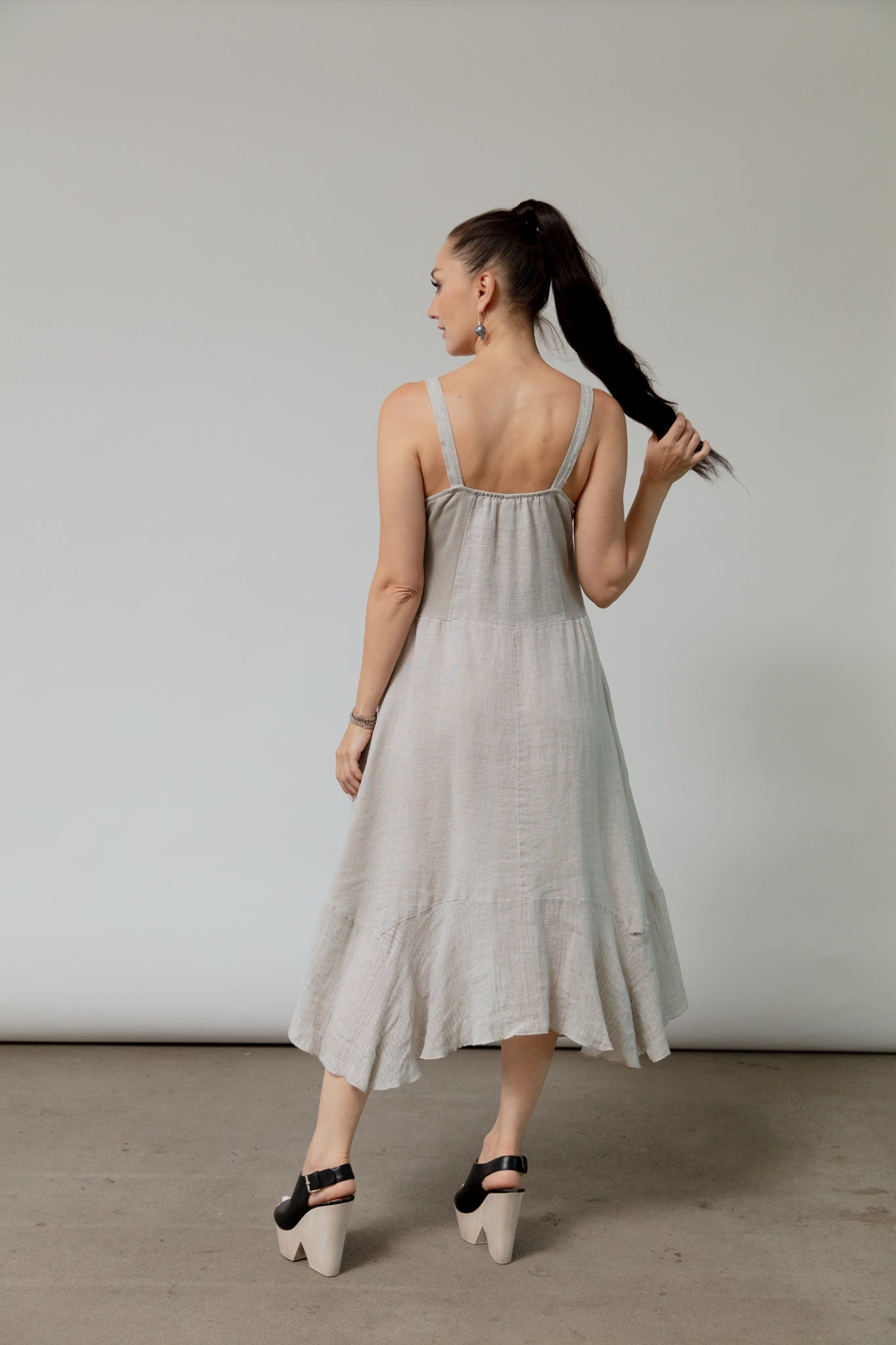 Best Fit Linen Dress | Italian Linen Women's Summer Dress S / Charcoal Best Fit Linen Dress | Italian Linen Women's Summer Dress S / Charcoal
